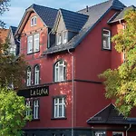 Haus & Laluna Πανσιόν