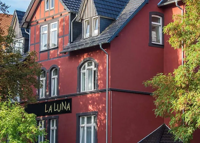 Haus & Laluna ゲストハウス